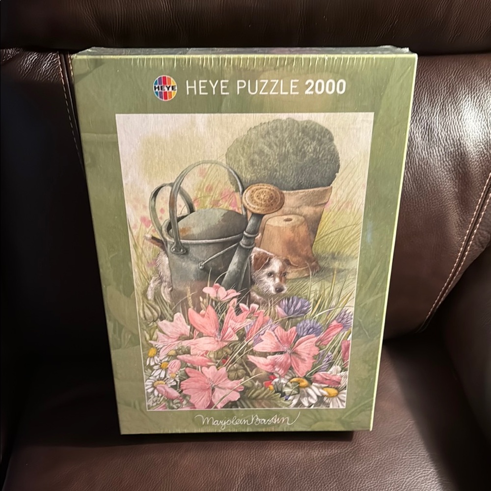 Heye 2000-Piece Puzzle “Doggy”. New sealed